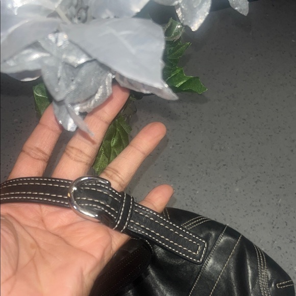 Vintage Coach Soho crossbody or shoulder bag with tassel - Picture 4 of 8